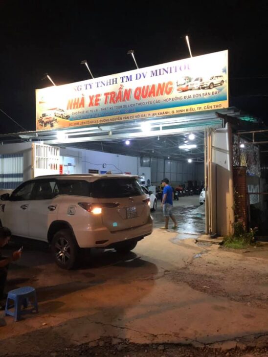 Cần tuyển 2 nhân viên rửa xe làm việc từ 18h mỗi ngày đến khi hết khách (khoản 23-24h đêm) Cần tuyển 2 nhân viên rửa xe làm việc từ 18h mỗi ngày đến khi hết khách (khoản 23-24h đêm)