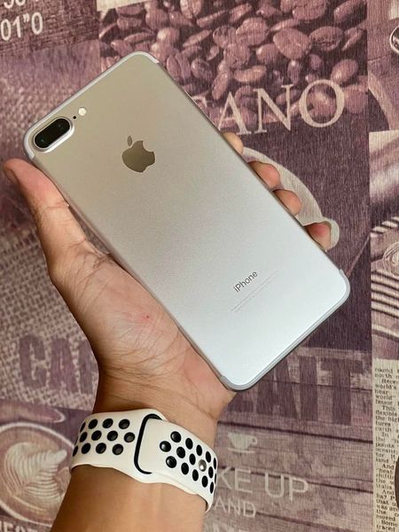 Iphone 7pluss 128gb quốc tế mỹ màu trắng ( siverl )