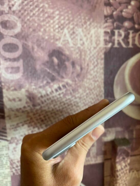 Iphone 7pluss 128gb quốc tế mỹ màu trắng ( siverl )