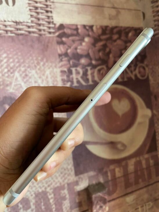 Iphone 7pluss 128gb quốc tế mỹ màu trắng ( siverl )