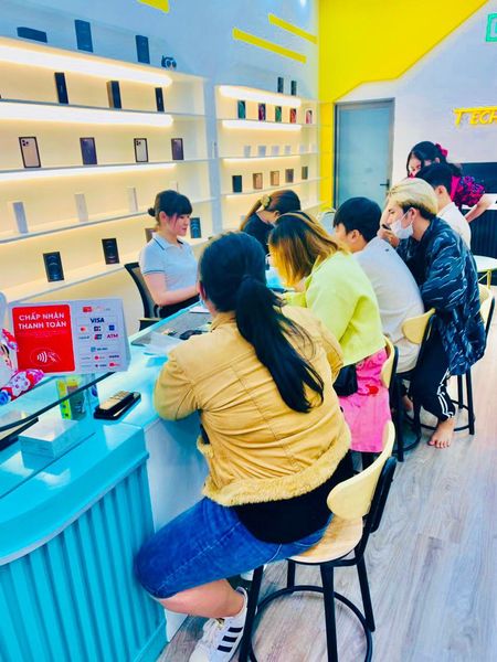 TECH PHONE xin thông báo shop đang giảm đều toàn bộ các mã máy