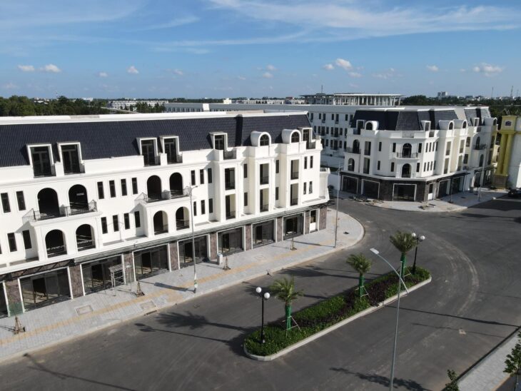 Chỉ còn 2 căn Shophouse mặt tiền đại lộ 53m đối diện tỉnh ủy Hậu Giang