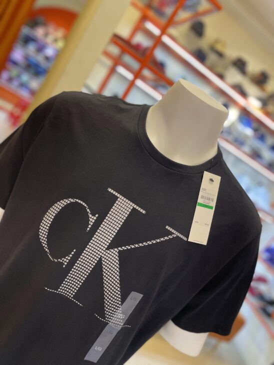 áo thun calvin klein đen