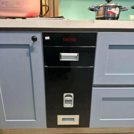 Thùng đựng gạo mặt gương TaKing cao cấp, mặt gương sáng bóng, thiết kế tinh tế, hiện đại