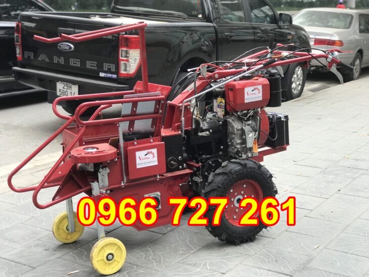 Máy thu hoạch ngô, máy thu hoạch bắp đa năng chạy dầu đề điện Kawasaki KW120D
