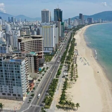 Bán toà căn hộ góc 2 mt đường Chính Hữu,gần biển Phạm Văn Đồng.Dt 196m2 giá 37 tỷ.