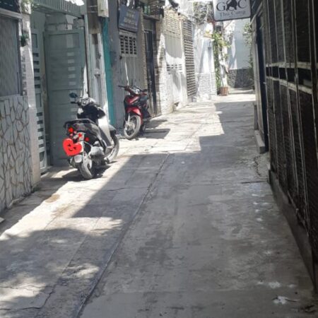 Ngay chợ Hòa Hưng Quận 10, 4×17, 6 tầng, dòng tiền 30tr/th chỉ 13.2 tỷ 0334586849