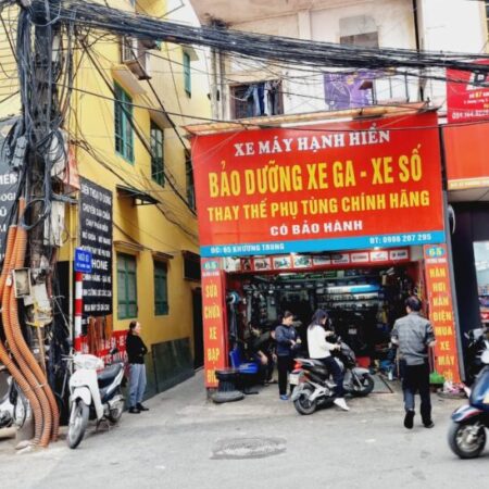 BÁN NHÀ MẶT PHỐ KHƯƠNG TRUNG, LÔ GÓC , MẶT TIỀN RỘNG 4,5M , KINH DOANH SẦM UẤT , DT 50M , 7 TỶ