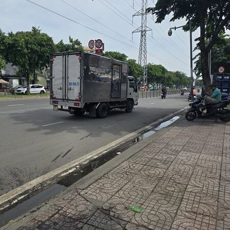 SÁT MẶT TIỀN BÌNH TRỊ ĐÔNG GIÁP TÊN LỬA – 2 TẦNG BTCT 5.2X11M HẺM XE HƠI TỚI NHÀ KHU VỰC SẦM UÂT