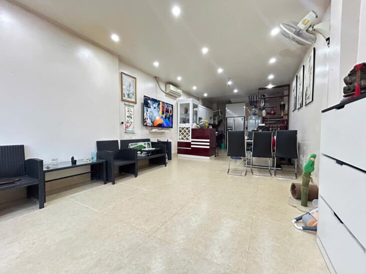 Bán nhà Âu Cơ 55m2 6,2 tỷ ô tô tránh – view sông hồng mát mẻ
