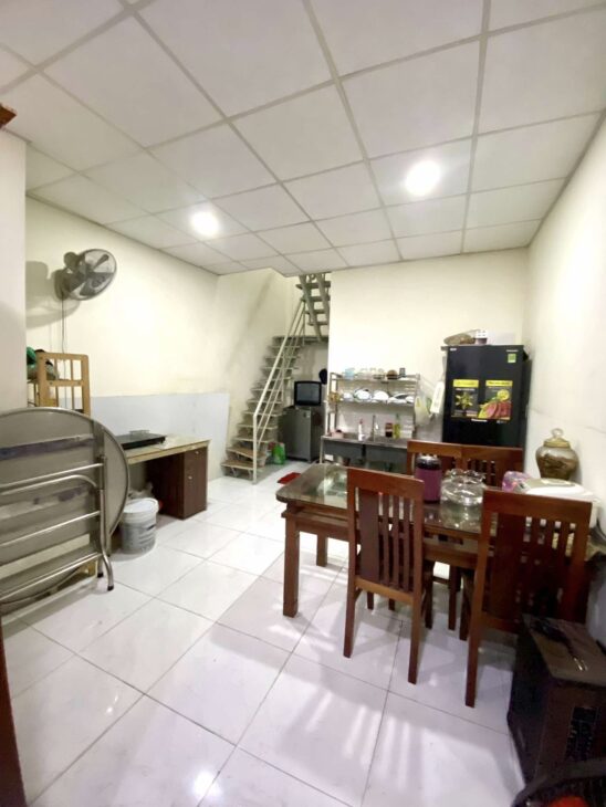 NHÀ MẶT TIỀN HUỲNH THỊ HAI Vỉa hè 2m – Vài bước chân ra NGUYỄN ẢNH THỦ – Vị trí ĐẮC ĐỊA – Ngay