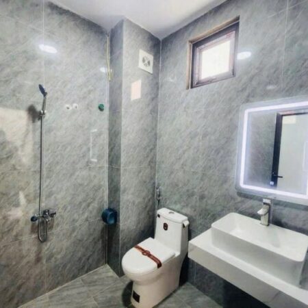 Cần bán căn nhà tổ 11 Yên Nghĩa 40m2 5 tầng giá 5,9 tỷ LH 0984745099