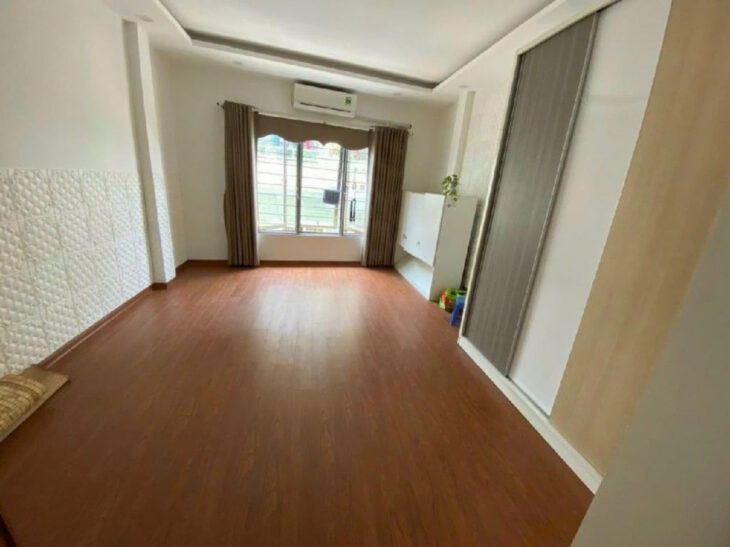 NHÀ ĐẸP, PHỐ XINH- NHÀ MỚI Ở ĐẸP – MẶT TIỀN RỘNG- GIÁ NHỈNH 6 TỶ – CHỦ CẦN BÁN GẤP- GẦN HỒ HẠ ĐÌNH