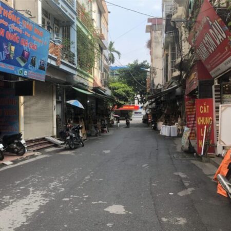 Bán nhà Văn Quán 10m ra đường 2 xe con tránh, mua sắm tấp nập, 43m2, 7.8 tỷ