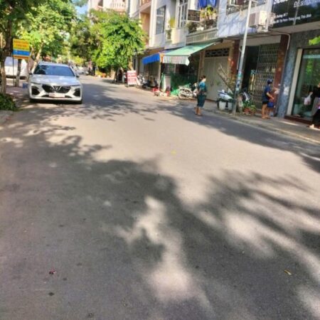 Bán nhà mặt phố Lê Đại Hành, TP Thái Bình, diện tích 73 m2, mặt tiền 3,7m, giá 6,5 tỷ