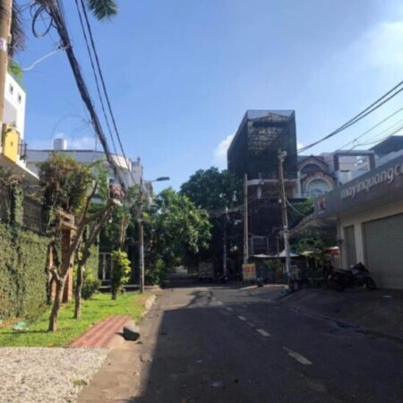 Bán biệt thự hướng Tây DT 13x17m 1 hầm 3 lầu, hồ bơi, đường số 34A khu dân cư Tên Lửa, Bình Trị