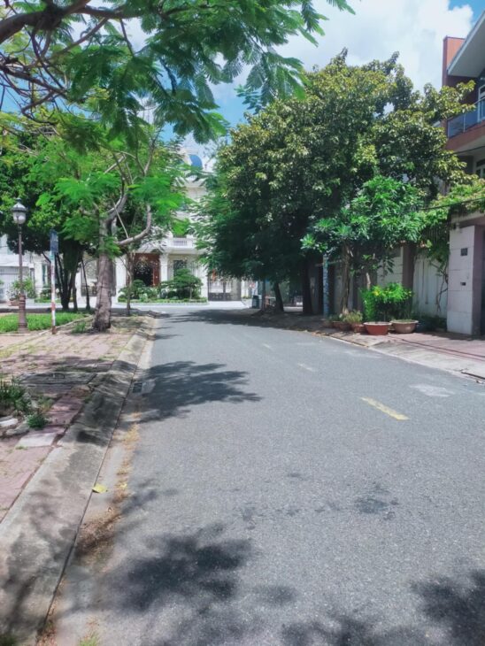 Bán đất biệt thự hướng Nam đối diện công viên đường nội bộ khu dân cư Tên Lửa, DT 10x20m, Bình Trị