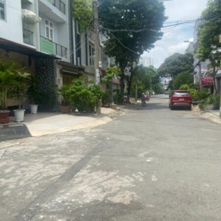 Bán nhà góc 2 mặt tiền 5x18m nội thất cao cấp, có thang máy đường số 6D khu cao cấp Tên Lửa, An Lạc