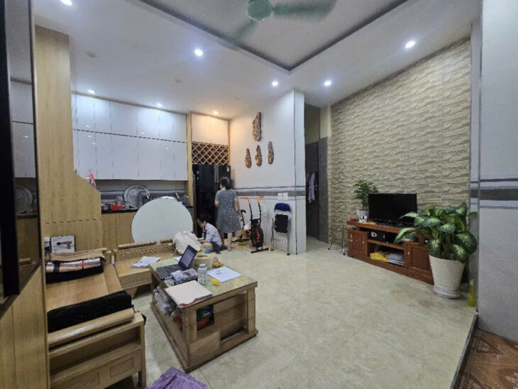 Pháo Đài Láng – Nhà đẹp, chủ tự xây, cực chắc chắn rộng 35m, 3 tầng