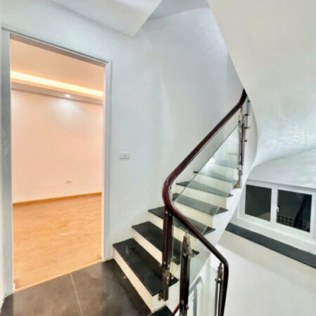 MẶT NGÕ LÔ GÓC – NHÀ ĐẸP – GẦN PHỐ – KHƯƠNG ĐÌNH DIỆN TÍCH 36M2- 5 TẦNG- MT 5M- NGÕ KINH DOANH