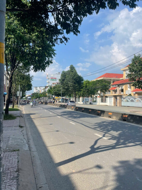 Bán tòa văn phòng 1 hầm 4 lầu tại Mặt Tiền Lê Thị Riêng, Giá: 16,5 tỷ