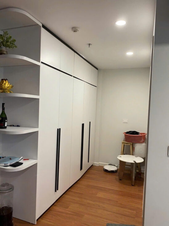CHÍNH CHỦ GỬI BÁN CĂN 1N+ – 43M2- 3.3 TỶ- TÒA i4 – VINHOMES SMART CITY – FULL NỘI THẤT ĐẸP – GẦN