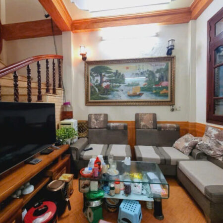 BÁN NHÀ DỊCH VỌNG-CẦU GIẤY, TẦM TIỀN CỰC HIẾM, NGÕ THOÁNG, FULL TIỆN ÍCH, DT 30M2,GIÁ 6TỈ BÁN NHÀ DỊCH VỌNG-CẦU GIẤY, TẦM TIỀN CỰC HIẾM, NGÕ THOÁNG, FULL TIỆN ÍCH, DT 30M2,GIÁ 6TỈ