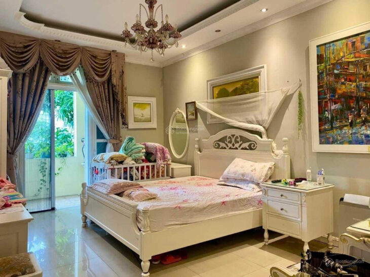Bán biệt thự Ciputra giai đoạn 1 diện tích 180m2 hướng Nam giá 345tr/m2,