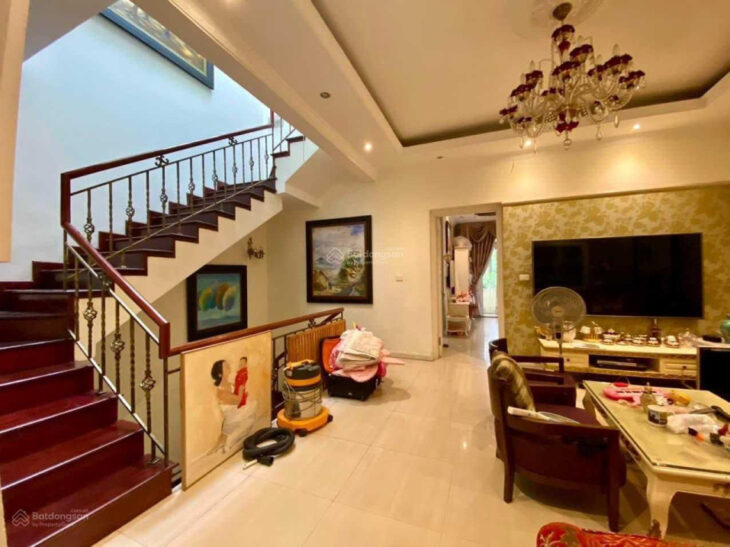 Bán biệt thự Ciputra giai đoạn 1 diện tích 180m2 hướng Nam giá 345tr/m2,