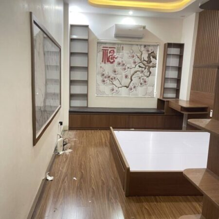 Bán nhà Phố Lụa giá 6.7 tỷ, diện tích 30m2, 5 tầng, mặt tiền 3.5m