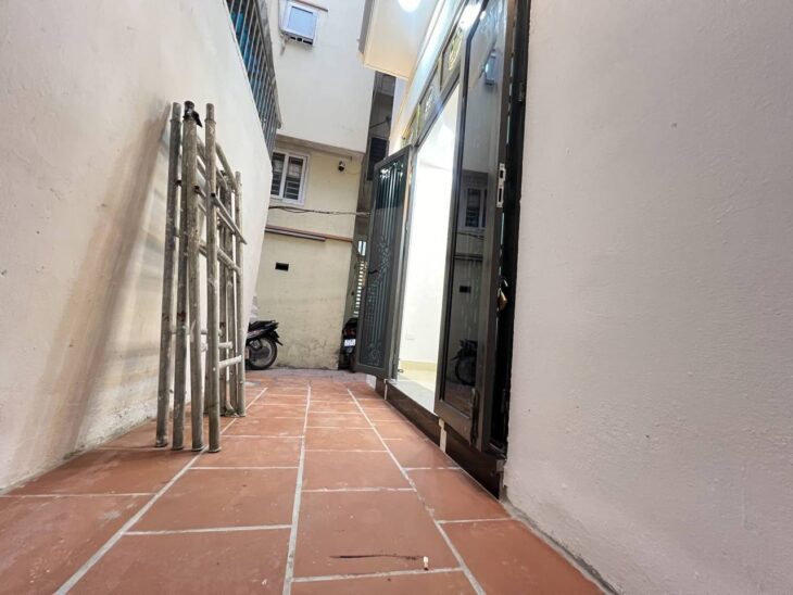 Bán nhà Tân Mai giá 3.28 tỷ, diện tích 25m2, 3 tầng, mặt tiền 4m