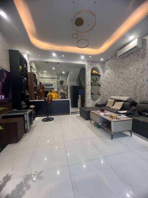 Trung Tâm Thanh Xuân – Nhà hấp dẫn Lô Góc – Ô Tô Đỗ Cửa – 20m Ra Phố – 4 Ngủ Đáp ứng yêu cầu ,