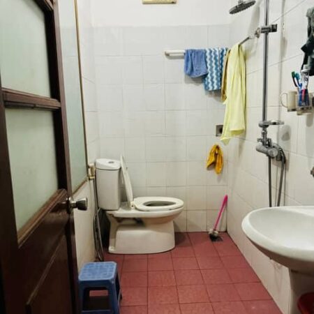 Nhà đẹp tại Bùi Xương Trạch, phân lô Bộ Công An, 46,8m², mặt tiền 4,5m, giá 11,6 tỷ, ô tô vào tận