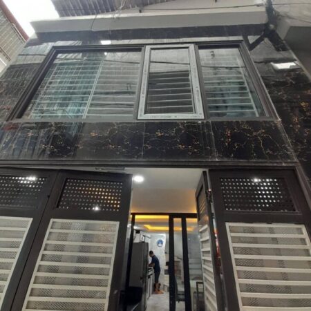 Nhà chính chủ cần bán gấp tại Khương Trung, Thanh Xuân, 30m2, 3 tầng, giá 3.5 tỷ, tiềm năng kinh