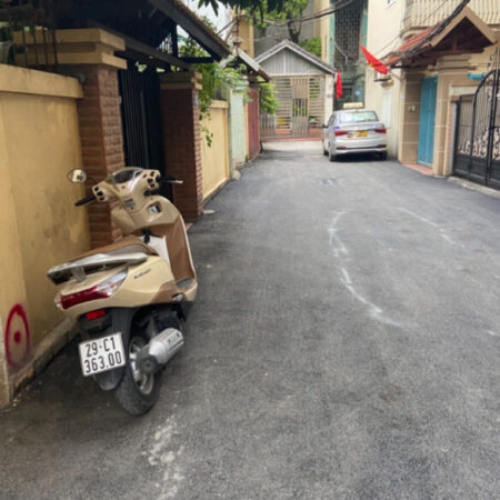 CẦU GIẤY, Nhà 52m2 x5 tầng, MT 5,4m ,rất gần Ô TÔ, Giá 9 tỷ