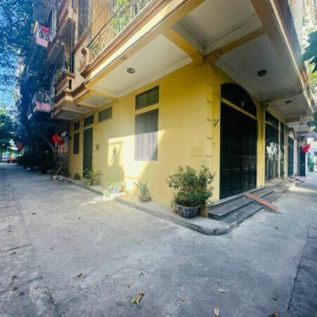 Nhà phân lô Bùi Xương Trạch, diện tích 46,8m², mặt tiền 4,5m, giá 11,6 tỷ, ô tô chạy vòng quanh