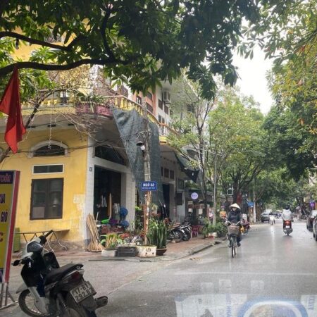 BÁN NHÀ 2 TẦNG PHỐ TRẦN NHẬT DUẬT – TÂM ĐIỂM BUÔN BÁN SẦM UẤT