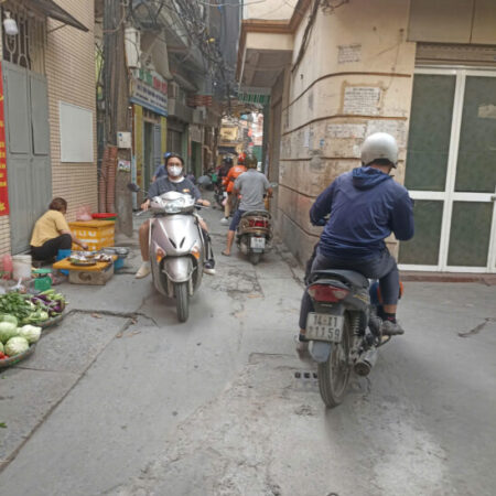 BÁN NHÀ CẤP 4-LÔ GÓC 3 MẶT THOÁNG – Ô TÔ ĐỖ CỬA VÀO NHÀ – SÁT HỒ ĐẦM HỒNG – VÀNH ĐAI 2,5 – Ở SƯỚNG