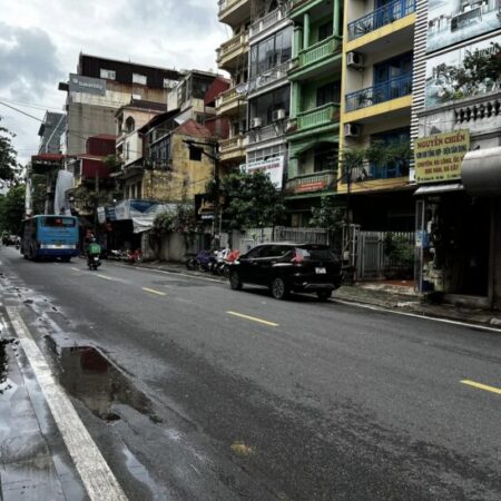 ⚜️ Mặt phố Giảng Võ, Đống Đa 112m2 6T Thang máy MT 4m, Giá đầu tư Chỉ 32 Tỷ ⚜️