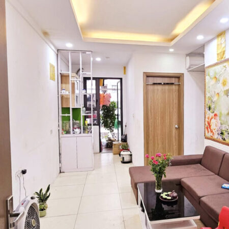 Bán nhà H2 Hoàng Quốc Việt Sát Phố Ở Ấm Áp Nội Thất Đẹp 21m2 5 tầng 3.5 tỷ Bán nhà H2 Hoàng Quốc Việt Sát Phố Ở Ấm Áp Nội Thất Đẹp 21m2 5 tầng 3.5 tỷ