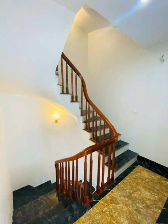 Bán nhà Phố lụa, Vạn Phúc giá 7.6 tỷ, diện tích 31m2, 5 tầng, mặt tiền 4.16m