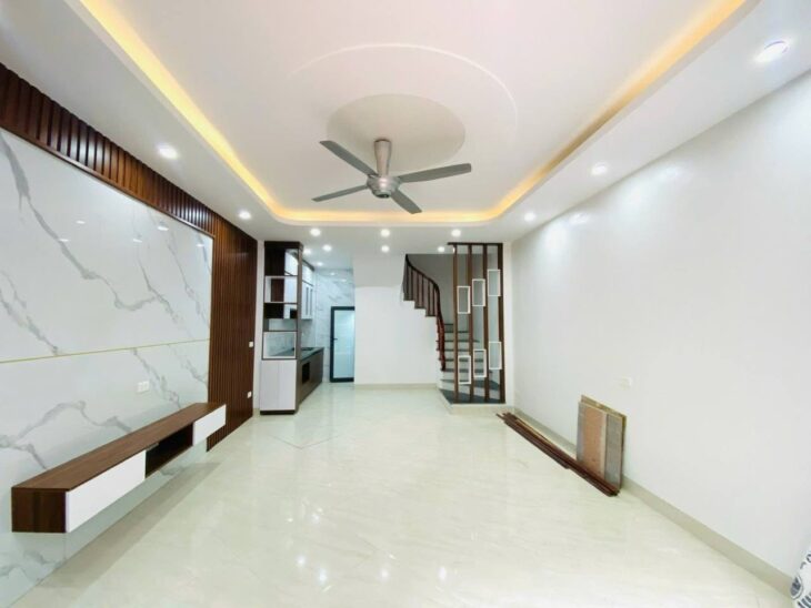 Bán nhà Phố lụa, Vạn Phúc giá 7.6 tỷ, diện tích 31m2, 5 tầng, mặt tiền 4.16m