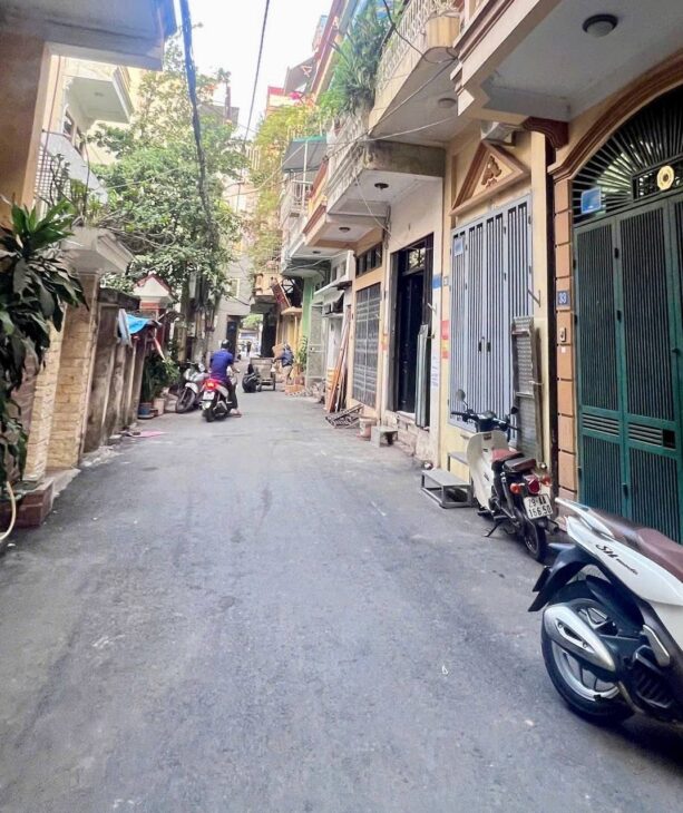 Bán nhà Bà Triệu giá 8 tỷ, diện tích 33m2, 4 tầng, mặt tiền 3m