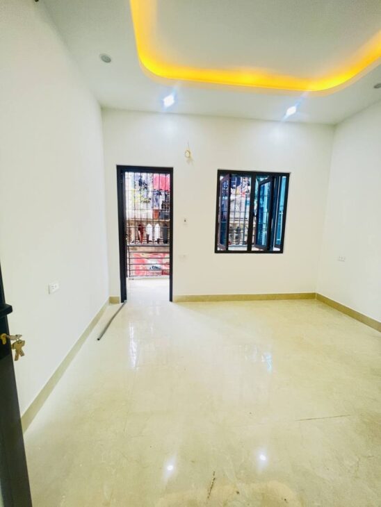 Bán nhà Tân Mai giá 3.28 tỷ, diện tích 25m2, 3 tầng, mặt tiền 4m