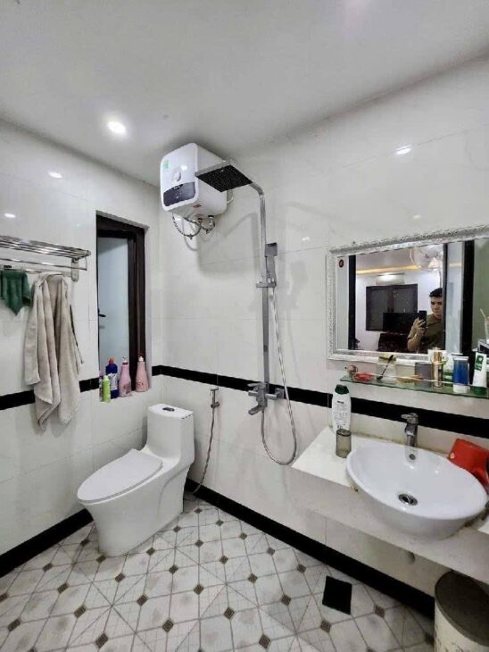 Bán nhà ngõ Linh Quang giá 6.48 tỷ, diện tích 35m2, 5 tầng, mặt tiền 5m