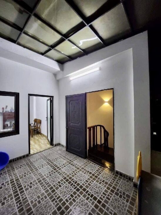Bán nhà ngõ Linh Quang giá 6.48 tỷ, diện tích 35m2, 5 tầng, mặt tiền 5m