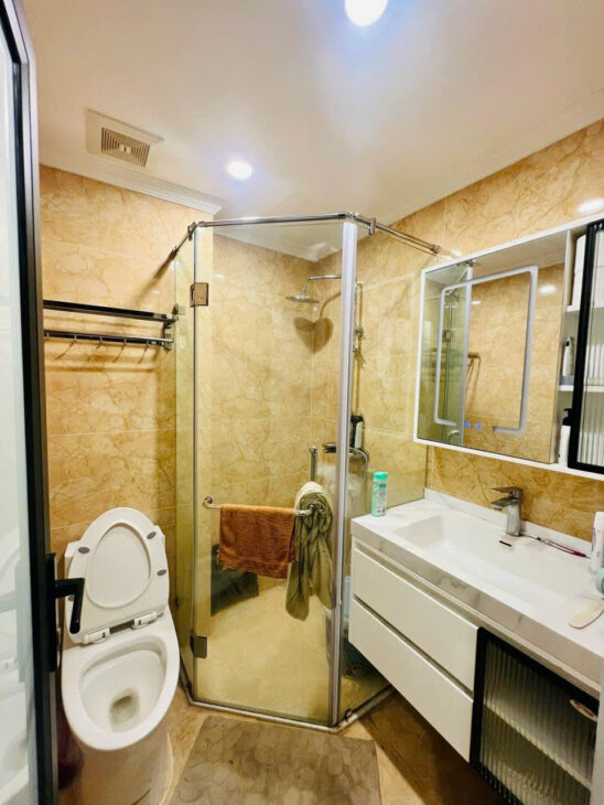 Bán nhà Cầu Giấy MỚI, Ở NGAY 40mx5 tầng, ba gác tránh, gần Ô tô 8.6 tỷ.