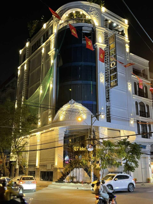 Siêu vị trí góc 2 mặt tiền Nguyễn Thị Thập, 10×20, hầm 10 tầng, cho thuê 300 triệu/tháng – 115 tỷ