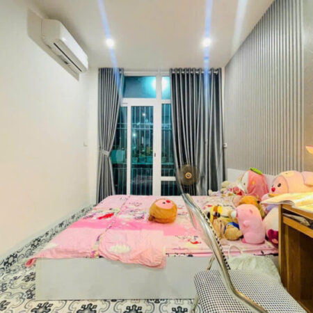 Bán nhà Tây Hồ 60mx5 tầng KCBT ngõ 3 gác, giá 8 tỷ.