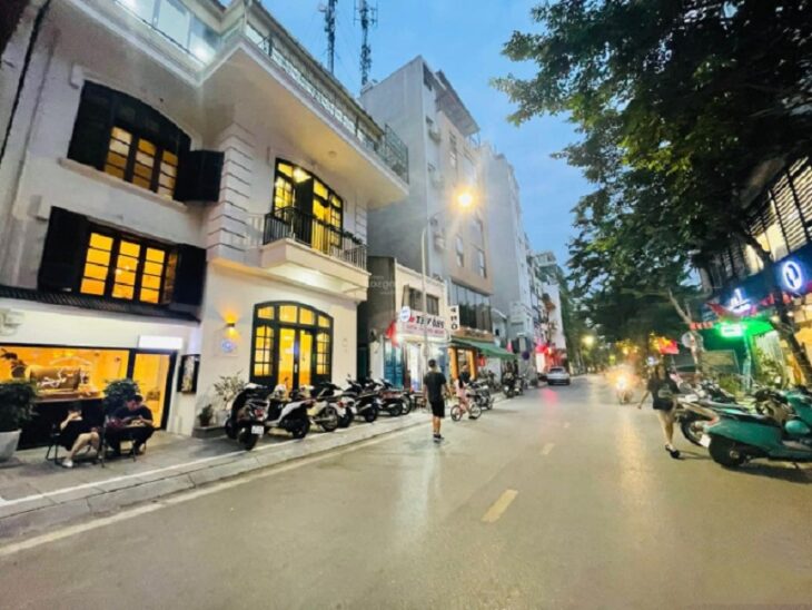 Bán nhà Q19 Võng Thị phố Tây VIP Ở Đẳng Cấp Thượng Lưu sát Tây Hồ 39m2 5 Tầng 8.2 tỷ